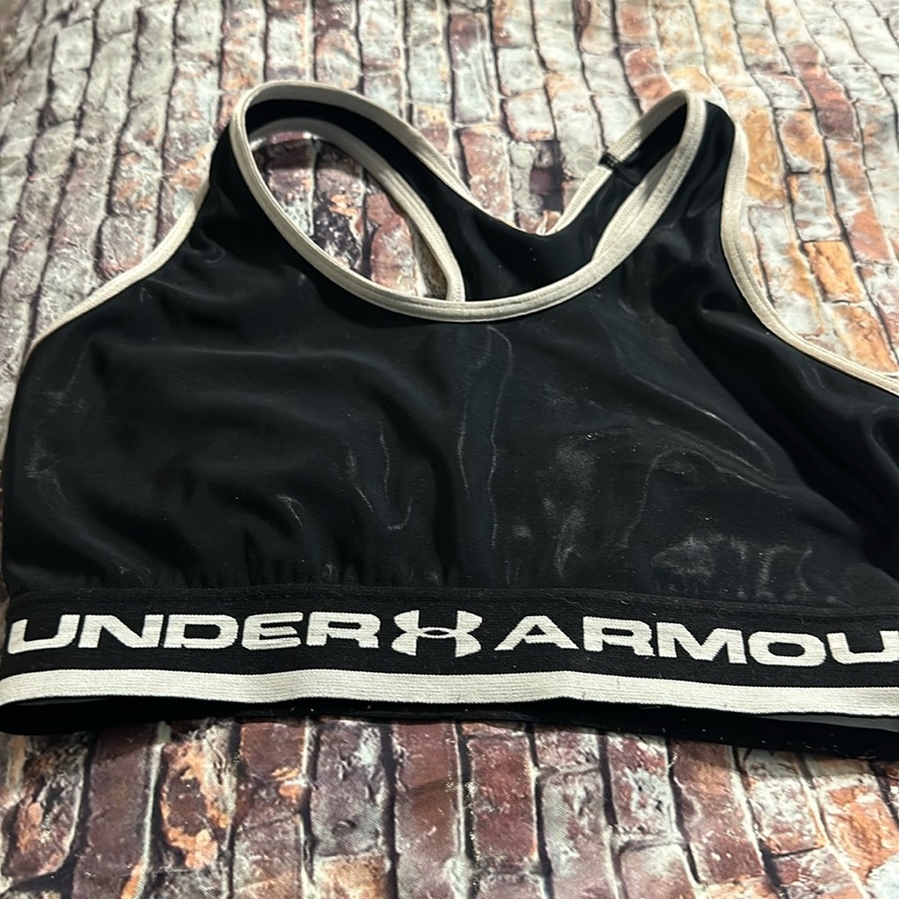 Women’s under Armour sports bra
